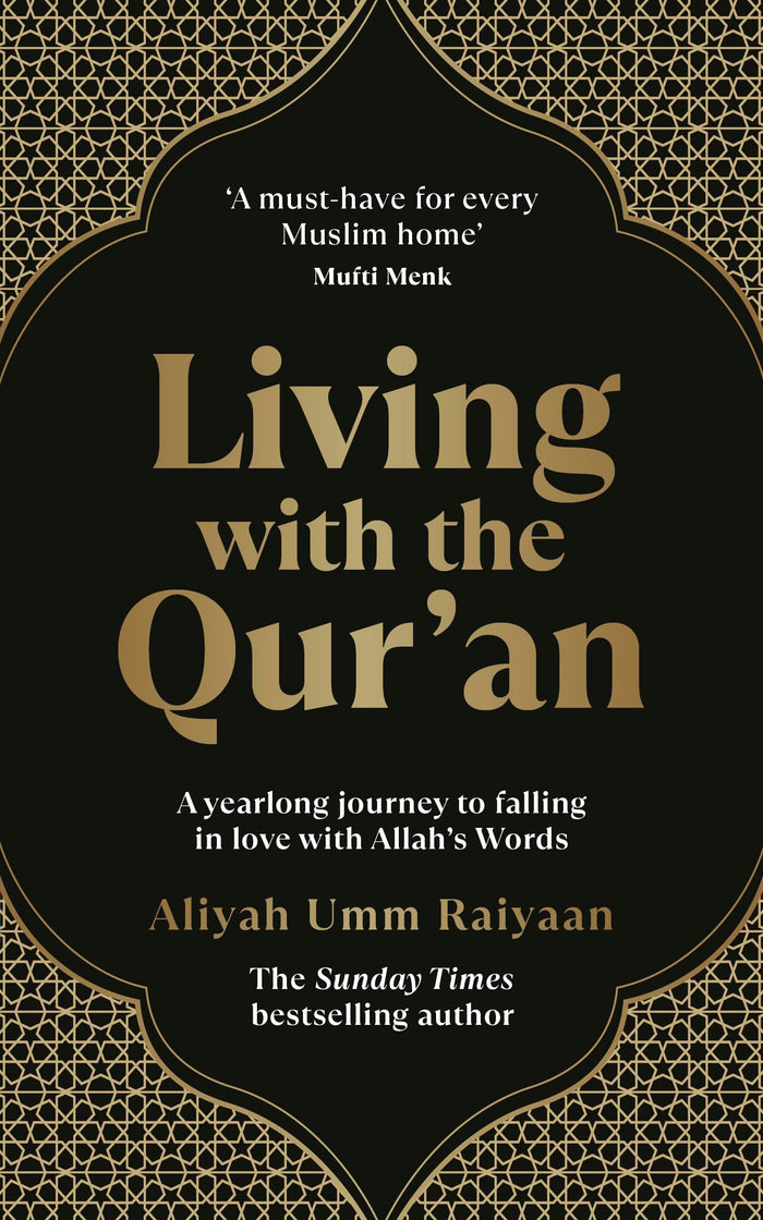 Living With the Qur’an: A 52 Week Guide by Aliyah Umm Raiyaan - Paperback cover