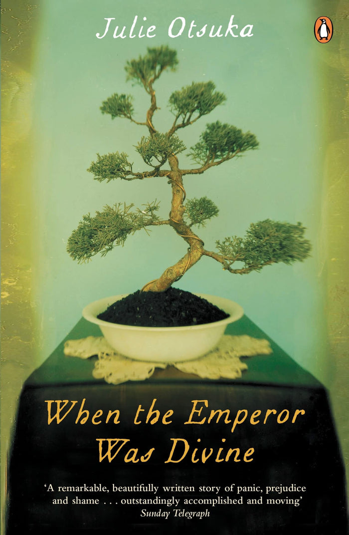 When The Emperor Was Divine by Julie Otsuka - Paperback cover
