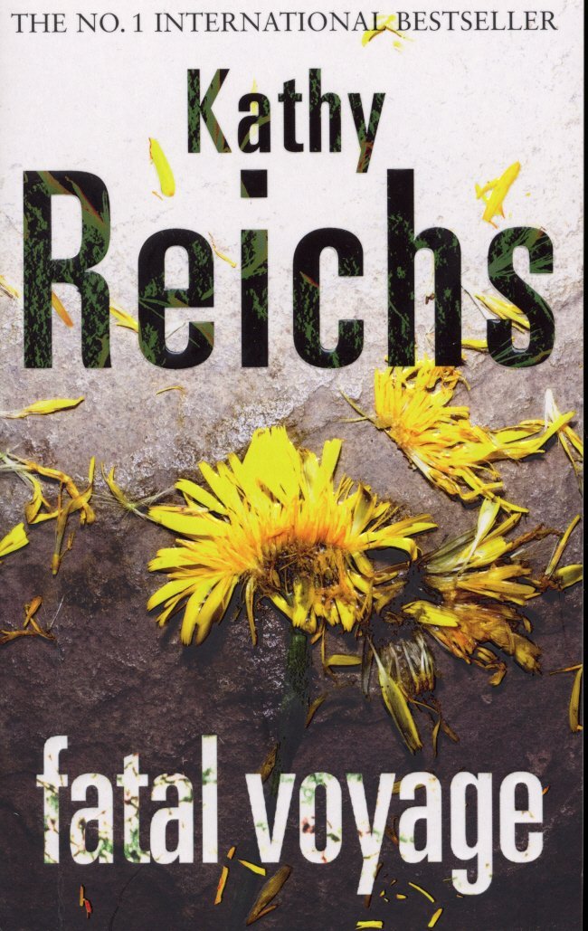 Fatal Voyage by Kathy Reichs - Paperback cover