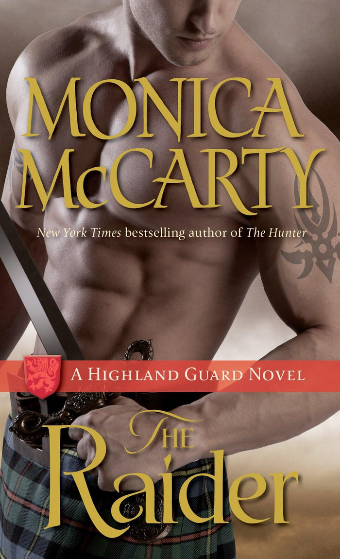 The Raider by Monica McCarty - Mass Market Paperback cover