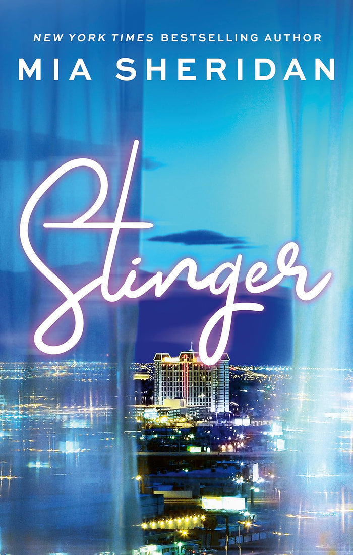 Stinger: A spicy second-chance romance by Mia Sheridan - Paperback cover